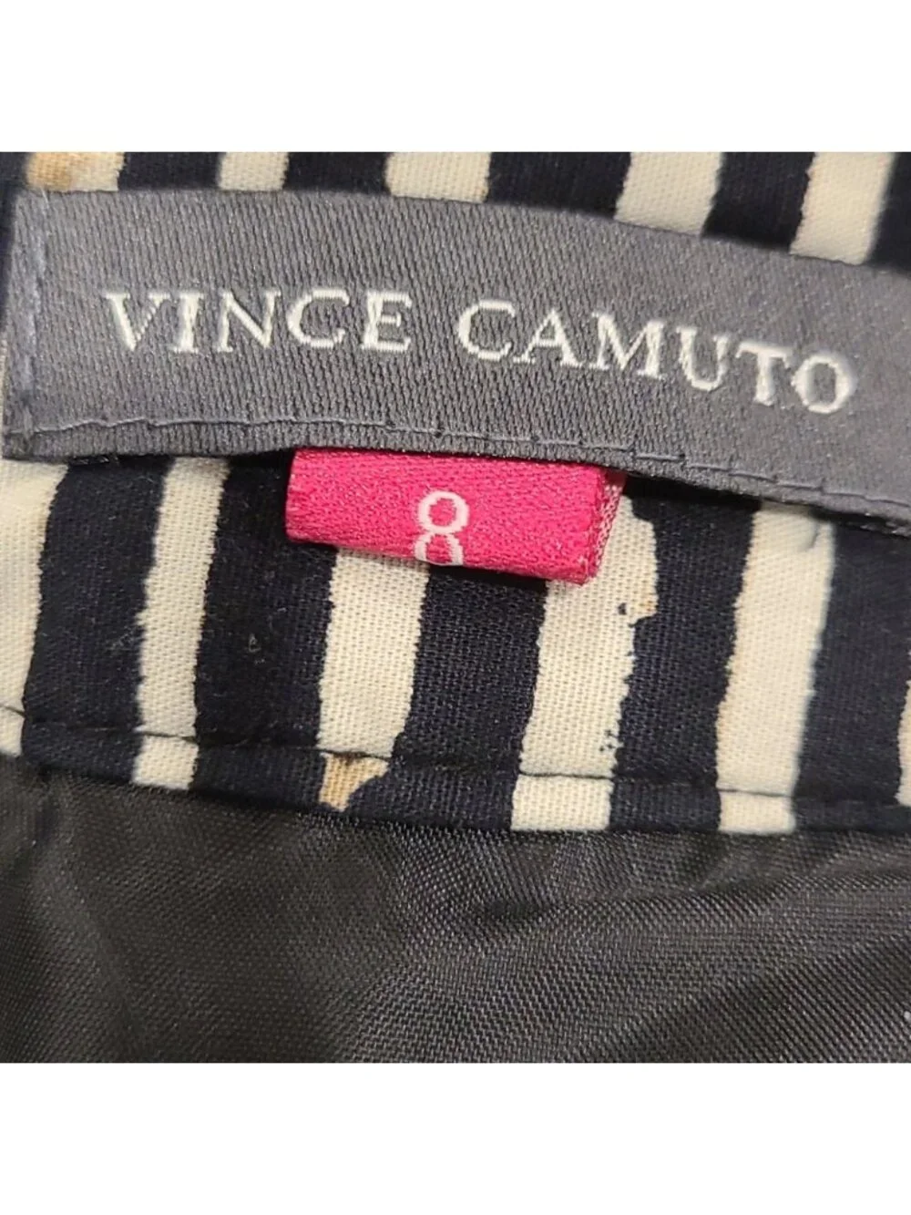Vince Camuto black & cream pattern skirt